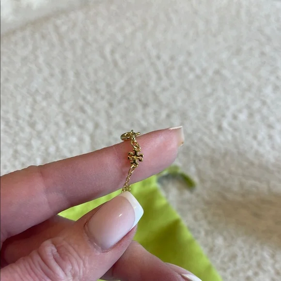 NWOT Tory Burch Black and Gold Logo Heart Necklace - Picture 3 of 3